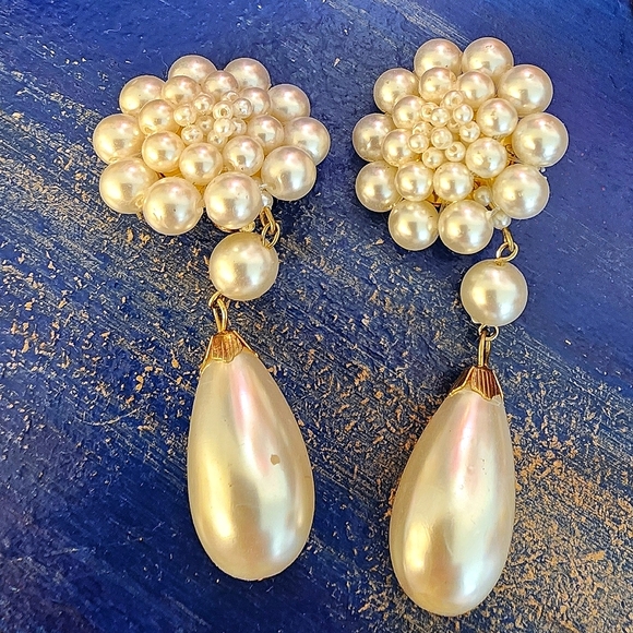 Vintage Jewelry - Vintage Faux Pearl Earrings